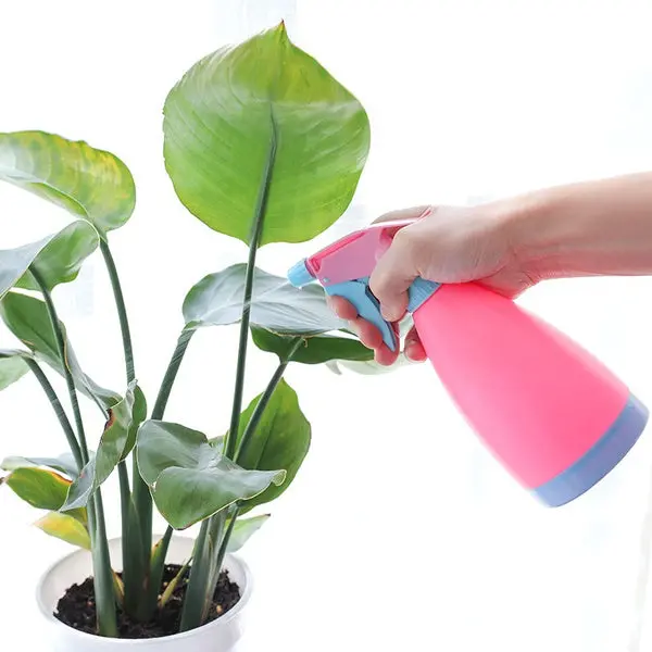 Adjustable Garden Spray Bottle For Precise Watering And Plant Care 1