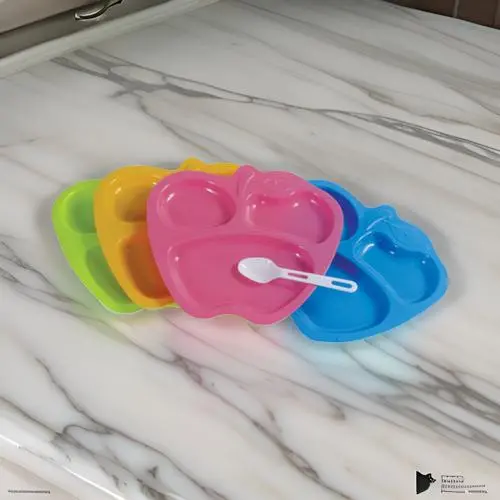 Apple-Shaped Microwave-Safe Plate With Integrated Spoon & Fork – Fun & Functional Dining Set (1 Pc) 1