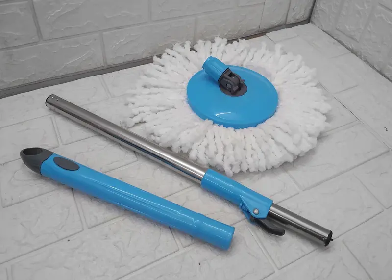 Cammy Spin Mop Kit With Adjustable Handle – Microfiber Pad & Rod System 1