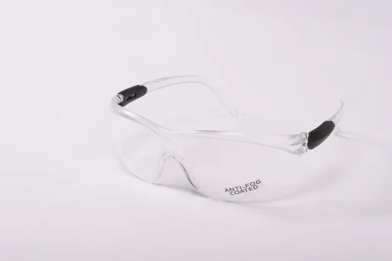 Clear Anti-Fog Safety Glasses With Fog-Resistant Coating 1