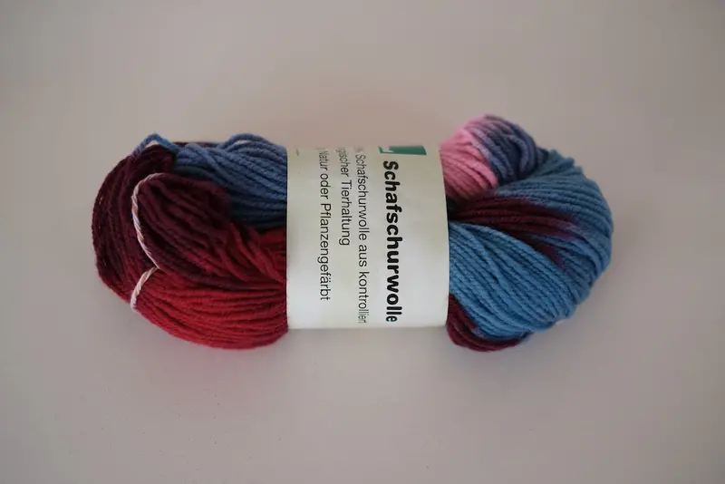 Eco-Friendly Multicolored Wool Yarn Bundle (Blue, Violet, Red) 1