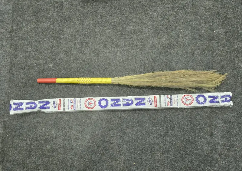 Milton Nano Broom – Compact Assam Makai Grass Sweeper 1