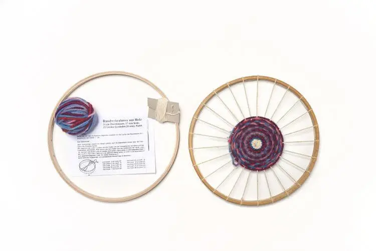 Round Weaving Frame With Natural Wool 1