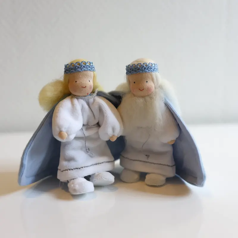 Royal Winter King And Queen Doll Pair 1