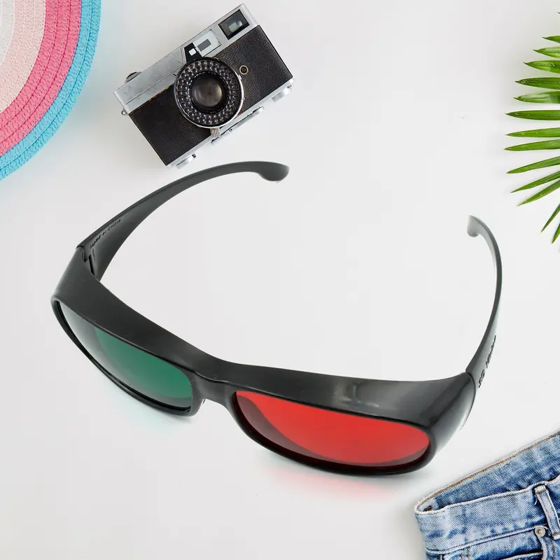 Uv-Protective Classic Sunglasses – Lightweight Unisex Eyewear For Indoor And Outdoor Use 1