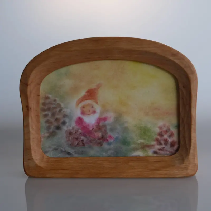 Waldorf-Style Landscape-Oriented Picture Frame 1