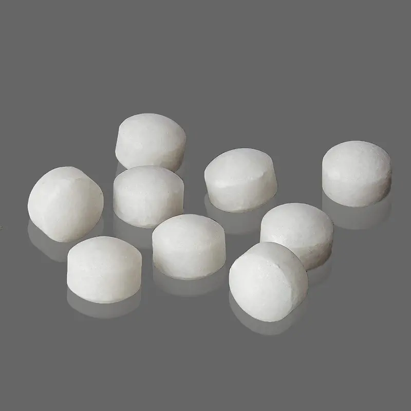 White Naphthalene Moth Repellent Balls – 100 G 1